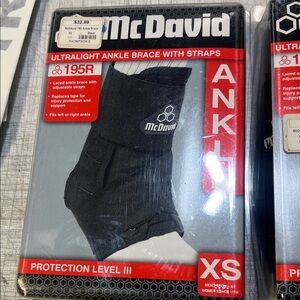 McDavid Black Ultralight Ankle Brace